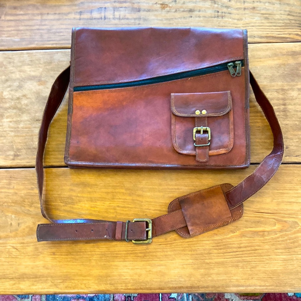 Distressed vintage handmade look satchel laptop messenger bag. Cool rustic style